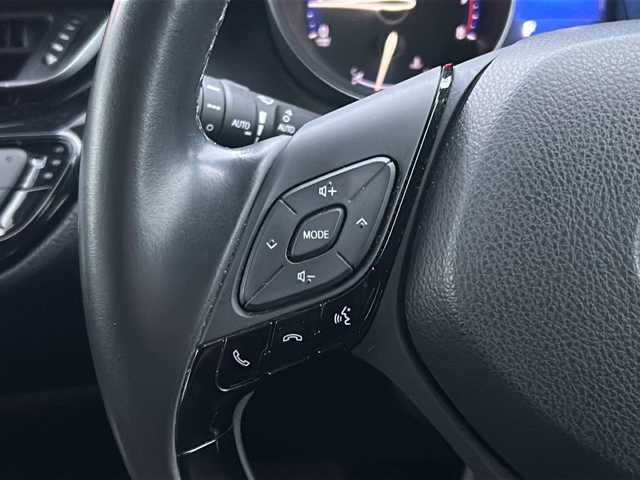 トヨタ Ｃ－ＨＲ G－T 石川県 2017(平29)年 17.4万km ブラックマイカ 4WD/ワンオーナー/トヨタセーフティセンス/・プリクラッシュセーフティシステム/・レーンディパーチャーアラート/・レーダークルーズコントロール/バックカメラ/純正SDナビ/【Bluetooth・ワンセグ・CD・DVD・SD・AUX】/キセノンヘッドライト/・オートライト/・オートハイビーム/・フォグランプ/前席シートヒーター/前方ドライブレコーダー/横滑り防止装置/純正マット/保証書/取扱説明書