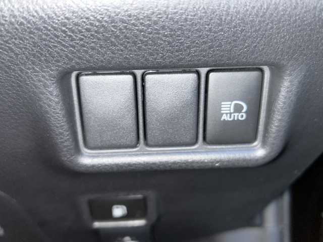 トヨタ Ｃ－ＨＲ G－T 石川県 2017(平29)年 17.4万km ブラックマイカ 4WD/ワンオーナー/トヨタセーフティセンス/・プリクラッシュセーフティシステム/・レーンディパーチャーアラート/・レーダークルーズコントロール/バックカメラ/純正SDナビ/【Bluetooth・ワンセグ・CD・DVD・SD・AUX】/キセノンヘッドライト/・オートライト/・オートハイビーム/・フォグランプ/前席シートヒーター/前方ドライブレコーダー/横滑り防止装置/純正マット/保証書/取扱説明書