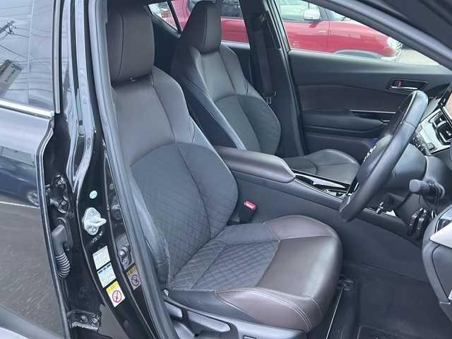トヨタ Ｃ－ＨＲ G－T 石川県 2017(平29)年 17.4万km ブラックマイカ 4WD/ワンオーナー/トヨタセーフティセンス/・プリクラッシュセーフティシステム/・レーンディパーチャーアラート/・レーダークルーズコントロール/バックカメラ/純正SDナビ/【Bluetooth・ワンセグ・CD・DVD・SD・AUX】/キセノンヘッドライト/・オートライト/・オートハイビーム/・フォグランプ/前席シートヒーター/前方ドライブレコーダー/横滑り防止装置/純正マット/保証書/取扱説明書