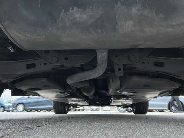 トヨタ Ｃ－ＨＲ G－T 石川県 2017(平29)年 17.4万km ブラックマイカ 4WD/ワンオーナー/トヨタセーフティセンス/・プリクラッシュセーフティシステム/・レーンディパーチャーアラート/・レーダークルーズコントロール/バックカメラ/純正SDナビ/【Bluetooth・ワンセグ・CD・DVD・SD・AUX】/キセノンヘッドライト/・オートライト/・オートハイビーム/・フォグランプ/前席シートヒーター/前方ドライブレコーダー/横滑り防止装置/純正マット/保証書/取扱説明書