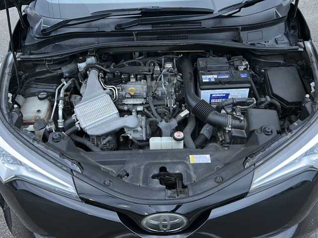 トヨタ Ｃ－ＨＲ G－T 石川県 2017(平29)年 17.4万km ブラックマイカ 4WD/ワンオーナー/トヨタセーフティセンス/・プリクラッシュセーフティシステム/・レーンディパーチャーアラート/・レーダークルーズコントロール/バックカメラ/純正SDナビ/【Bluetooth・ワンセグ・CD・DVD・SD・AUX】/キセノンヘッドライト/・オートライト/・オートハイビーム/・フォグランプ/前席シートヒーター/前方ドライブレコーダー/横滑り防止装置/純正マット/保証書/取扱説明書