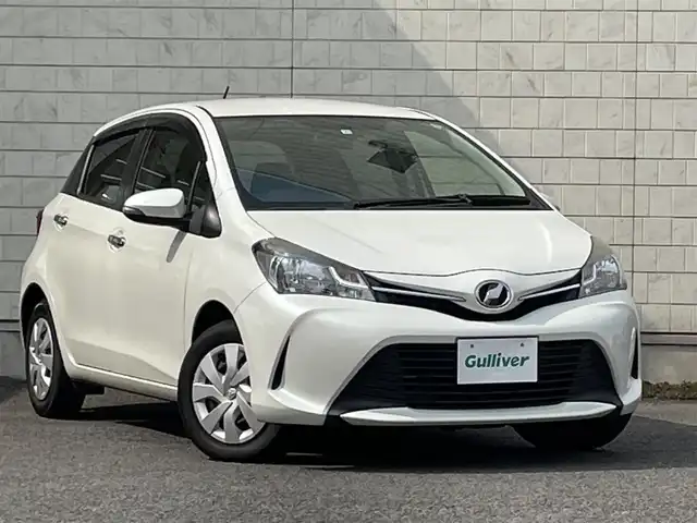 トヨタ ヴィッツ F スマートスタイル 大分県 2015(平27)年 4.1万km ホワイトパールクリスタルシャイン ワンオーナー/社外メモリナビ AVIC-MRZ09/【フルセグ/DVD/BTオーディオ】/横滑り防止装置/ウインカーミラー/チルトステアリング/運転席シートリフター/リアプライバシーガラス/ヘッドライトレベライザー/エンジンプッシュスタート/ドアバイザー/フロアマット/電動格納ミラー/Wエアバッグ/ABS/スマートキー×2/保証書/車両取説