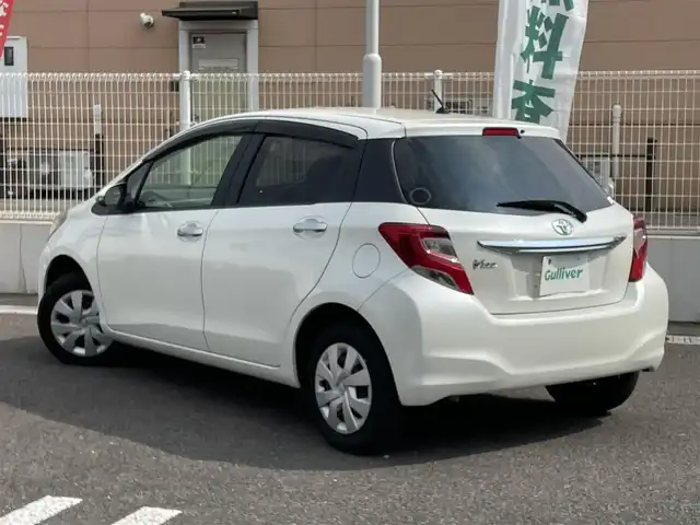 トヨタ ヴィッツ F スマートスタイル 大分県 2015(平27)年 4.1万km ホワイトパールクリスタルシャイン ワンオーナー/社外メモリナビ AVIC-MRZ09/【フルセグ/DVD/BTオーディオ】/横滑り防止装置/ウインカーミラー/チルトステアリング/運転席シートリフター/リアプライバシーガラス/ヘッドライトレベライザー/エンジンプッシュスタート/ドアバイザー/フロアマット/電動格納ミラー/Wエアバッグ/ABS/スマートキー×2/保証書/車両取説