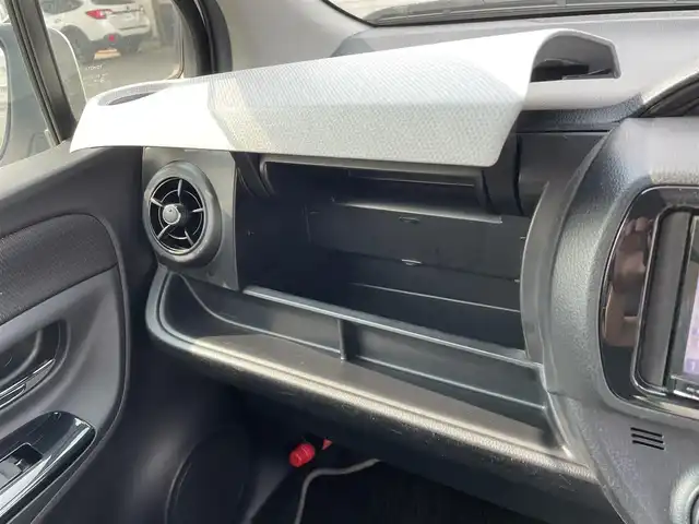 トヨタ ヴィッツ F スマートスタイル 大分県 2015(平27)年 4.1万km ホワイトパールクリスタルシャイン ワンオーナー/社外メモリナビ AVIC-MRZ09/【フルセグ/DVD/BTオーディオ】/横滑り防止装置/ウインカーミラー/チルトステアリング/運転席シートリフター/リアプライバシーガラス/ヘッドライトレベライザー/エンジンプッシュスタート/ドアバイザー/フロアマット/電動格納ミラー/Wエアバッグ/ABS/スマートキー×2/保証書/車両取説
