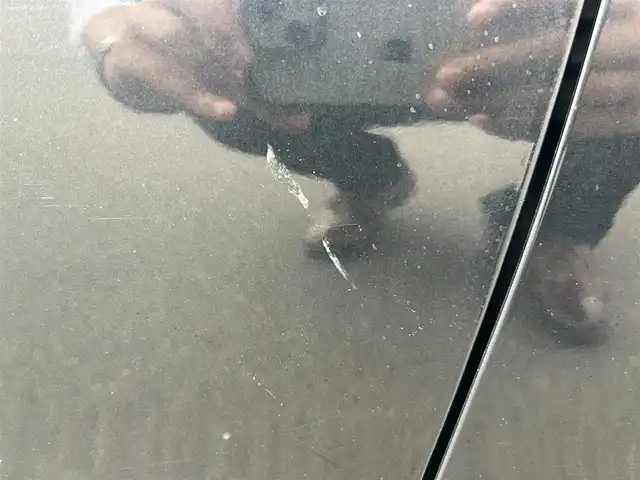 トヨタ アクア G ソフトレザーセレクション 岡山県 2017(平29)年 7万km ブラックマイカ 登録時走行距離　69156km/禁煙車/デジタルインナーミラー/特別仕様車専用シート/シートヒーター（D・N席）社外ナビ(MDV-D504BT)/　(CD/DVD/フルセグTVBluetooth)/クルーズコントロール(追従走行なし)/衝突被害軽減システム/車線逸脱警報（レーンキープアシスト）/先行車発進お知らせ/ETC/革巻きステアリング/ステアリングスイッチ/純正LEDヘッドライト/オートライト/ヘッドライトレベライザー/ナノイー/プッシュスタート/スマートキー/スペアキー×1/アイドリングストップ/ドアバイザー/電動格納ミラー/純正フロアマット/横滑防止装置/盗難防止装置/取扱説明書/新車時整備手帳（保証書）