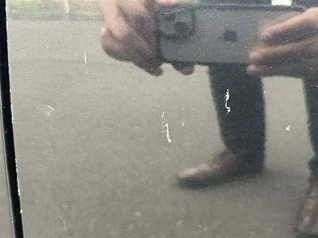 トヨタ アクア G ソフトレザーセレクション 岡山県 2017(平29)年 7万km ブラックマイカ 登録時走行距離　69156km/禁煙車/デジタルインナーミラー/特別仕様車専用シート/シートヒーター（D・N席）社外ナビ(MDV-D504BT)/　(CD/DVD/フルセグTVBluetooth)/クルーズコントロール(追従走行なし)/衝突被害軽減システム/車線逸脱警報（レーンキープアシスト）/先行車発進お知らせ/ETC/革巻きステアリング/ステアリングスイッチ/純正LEDヘッドライト/オートライト/ヘッドライトレベライザー/ナノイー/プッシュスタート/スマートキー/スペアキー×1/アイドリングストップ/ドアバイザー/電動格納ミラー/純正フロアマット/横滑防止装置/盗難防止装置/取扱説明書/新車時整備手帳（保証書）