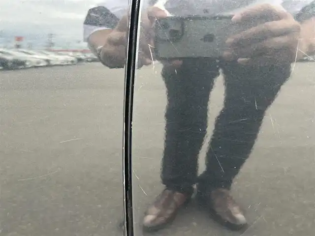 トヨタ アクア G ソフトレザーセレクション 岡山県 2017(平29)年 7万km ブラックマイカ 登録時走行距離　69156km/禁煙車/デジタルインナーミラー/特別仕様車専用シート/シートヒーター（D・N席）社外ナビ(MDV-D504BT)/　(CD/DVD/フルセグTVBluetooth)/クルーズコントロール(追従走行なし)/衝突被害軽減システム/車線逸脱警報（レーンキープアシスト）/先行車発進お知らせ/ETC/革巻きステアリング/ステアリングスイッチ/純正LEDヘッドライト/オートライト/ヘッドライトレベライザー/ナノイー/プッシュスタート/スマートキー/スペアキー×1/アイドリングストップ/ドアバイザー/電動格納ミラー/純正フロアマット/横滑防止装置/盗難防止装置/取扱説明書/新車時整備手帳（保証書）