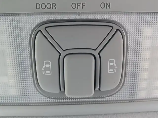 トヨタ エスティマ アエラス プレミアムエディション 福岡県 2014(平26)年 7.4万km ブラック カロッツェリアナビ/フルセグTV/両側パワースライドドア/バックモニター/ビルトインETC/ドライブレコーダー/パイオニア10型フリップダウンモニター/クルーズコントロール/HIDヘッドランプ/オートライト/オートエアコン/リアクーラー/革巻きステアリング/ステアリングスイッチ/ハーフレザーシート/運転席パワーシート/純正18インチアルミホイール/スマートキー/プッシュエンジンスタート/禁煙車