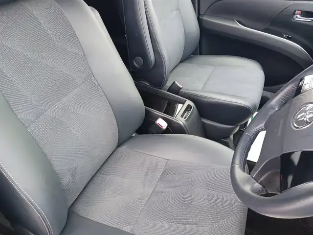 トヨタ エスティマ アエラス プレミアムエディション 福岡県 2014(平26)年 7.4万km ブラック カロッツェリアナビ/フルセグTV/両側パワースライドドア/バックモニター/ビルトインETC/ドライブレコーダー/パイオニア10型フリップダウンモニター/クルーズコントロール/HIDヘッドランプ/オートライト/オートエアコン/リアクーラー/革巻きステアリング/ステアリングスイッチ/ハーフレザーシート/運転席パワーシート/純正18インチアルミホイール/スマートキー/プッシュエンジンスタート/禁煙車