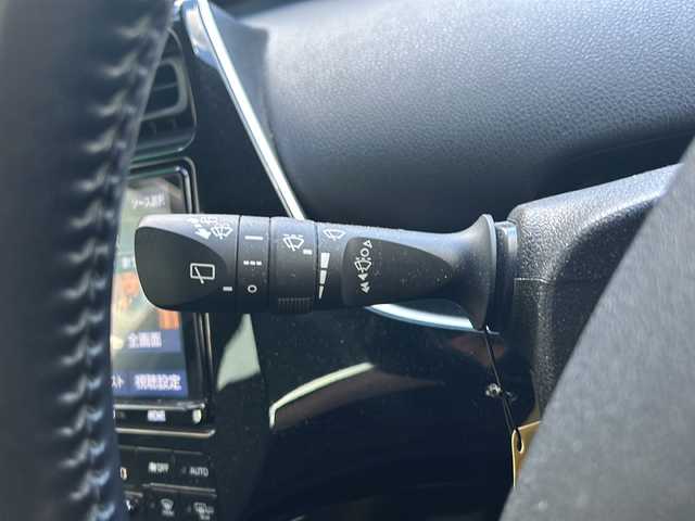 トヨタ プリウス S 鳥取県 2020(令2)年 3.8万km ホワイトパールクリスタルシャイン Toyota Safety Sense/プリクラッシュセーフティ（歩行者[昼夜]/自転車運転者[昼]検知機能付衝突回避支援タイプ）/レーンディパーチャーアラート（ステアリング制御機能付）/オートマチックハイビーム/レーダークルーズコントロール（全車速追従機能付）/インテリジェントクリアランスソナー/スマートエントリー＆スタートシステム/左右独立温度コントロールフルオートエアコン/TFTマルチインフォメーションディスプレイ/ワンオーナー/フルセグテレビ/ドアバイザー/プッシュスタート/ETC/前後ドライブレコーダー