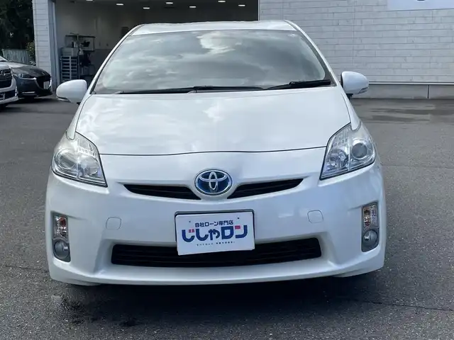 トヨタ プリウス S 東京都 2011(平23)年 8.1万km パール (株)IDOMが運営する【じしゃロン昭島店】の自社ローン専用車両になります。/こちらは現金またはオートローンご利用時の価格です。自社ローンご希望の方は別途その旨お申付け下さい/社外ナビ（HDD・DVD）/TV/バックカメラ/ワンオーナ-/スマートキー/ウィンカーミラー/オートライト/純正フロアマット/純正アルミホイール