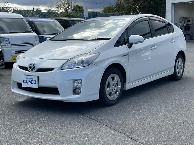 トヨタ プリウス S 東京都 2011(平23)年 8.1万km パール (株)IDOMが運営する【じしゃロン昭島店】の自社ローン専用車両になります。/こちらは現金またはオートローンご利用時の価格です。自社ローンご希望の方は別途その旨お申付け下さい/社外ナビ（HDD・DVD）/TV/バックカメラ/ワンオーナ-/スマートキー/ウィンカーミラー/オートライト/純正フロアマット/純正アルミホイール