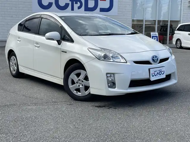 トヨタ プリウス S 東京都 2011(平23)年 8.1万km パール (株)IDOMが運営する【じしゃロン昭島店】の自社ローン専用車両になります。/こちらは現金またはオートローンご利用時の価格です。自社ローンご希望の方は別途その旨お申付け下さい/社外ナビ（HDD・DVD）/TV/バックカメラ/ワンオーナ-/スマートキー/ウィンカーミラー/オートライト/純正フロアマット/純正アルミホイール