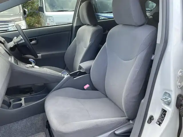 トヨタ プリウス S 東京都 2011(平23)年 8.1万km パール (株)IDOMが運営する【じしゃロン昭島店】の自社ローン専用車両になります。/こちらは現金またはオートローンご利用時の価格です。自社ローンご希望の方は別途その旨お申付け下さい/社外ナビ（HDD・DVD）/TV/バックカメラ/ワンオーナ-/スマートキー/ウィンカーミラー/オートライト/純正フロアマット/純正アルミホイール