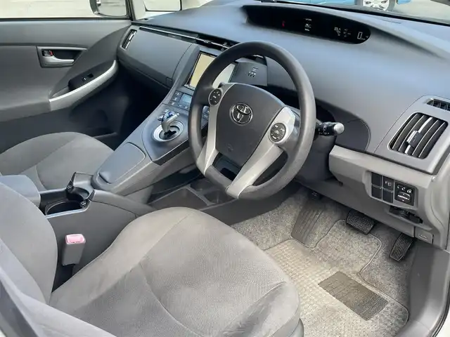 トヨタ プリウス S 東京都 2011(平23)年 8.1万km パール (株)IDOMが運営する【じしゃロン昭島店】の自社ローン専用車両になります。/こちらは現金またはオートローンご利用時の価格です。自社ローンご希望の方は別途その旨お申付け下さい/社外ナビ（HDD・DVD）/TV/バックカメラ/ワンオーナ-/スマートキー/ウィンカーミラー/オートライト/純正フロアマット/純正アルミホイール