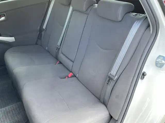 トヨタ プリウス S 東京都 2011(平23)年 8.1万km パール (株)IDOMが運営する【じしゃロン昭島店】の自社ローン専用車両になります。/こちらは現金またはオートローンご利用時の価格です。自社ローンご希望の方は別途その旨お申付け下さい/社外ナビ（HDD・DVD）/TV/バックカメラ/ワンオーナ-/スマートキー/ウィンカーミラー/オートライト/純正フロアマット/純正アルミホイール