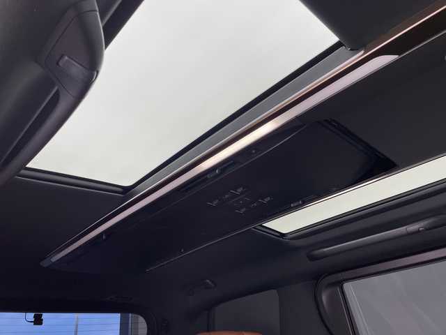 トヨタ ヴェルファイア ハイブリット Z プレミア 愛知県 2024(令6)年 1.6万km ブラック トヨタセーフティセンス/純正14型ディスプレイオーディオナビ/三眼LEDヘッドライト/ガラスルーフ/両側パワースライドドア/本革レザー/シートヒーター/エアシート/バックカメラ/電動リアゲート/パワーシート/ヘッドアップディスプレイ/ブラインドスポットモニター/コーナーセンサー/純正アルミホイール/ETC2.0/パドルシフト/レーンキープアシスト/ワイヤレス充電機/ドライブレコーダー/レーダークルーズコントロール/ステアリングスイッチ/スマートキー/プッシュスタート