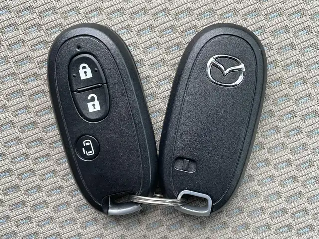 マツダ スクラム ワゴン PZターボ 滋賀県 2015(平27)年 4.5万km ムーンライトバイオレットパールメタリック 社外メモリナビ/(地デジTV CD DVD AM FM)/衝突軽減ブレーキ/横滑り防止装置/片側パワースライドドア/ステアリングリモコン/シートヒーター/プッシュスタート/スマートキー/ETC/純正フロアマット/電動格納ミラー/ドアバイザー/HIDヘッドライト/オートライト/純正14インチAW/クラリオンスピーカー積載