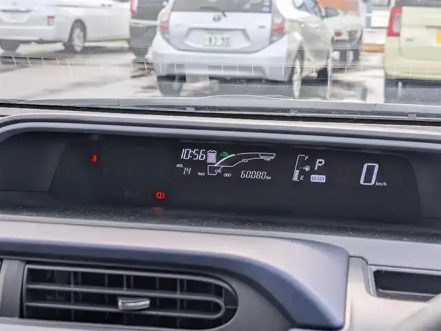 トヨタ アクア S 福井県 2015(平27)年 6万km ライムホワイトパールクリスタルシャイン 純正SDナビ/AM/FM/ワンセグ/BT/CD/AUX/バックカメラ/アイドリングストップ/横滑り防止装置/ETC/ダブルエアバッグ/純正フロアマット/LEDヘッドライト/オートライト/純正ホイルキャップ/スマートキー