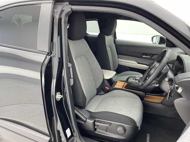 マツダ ＭＸ－３０ 愛知県 2022(令4)年 1.3万km ジェットブラックマイカ 純正9型ナビ/レーダークルーズコントロール/バックカメラ/ヘッドアップディスプレイ/コーナーセンサー/純正アルミホイール/ブラインドスポットモニター/LEDヘッドライト/パドルシフト/オートマチックハイビーム/ドライブレコーダー/ETC/衝突軽減システム/フルセグ/Bluetooth/ステアリングスイッチ/スマートキー/プッシュスタート