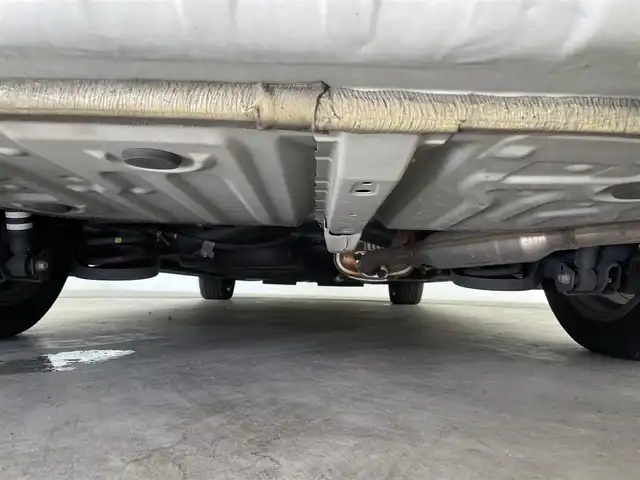 トヨタ ノア ハイブリッド Si ダブルバイビーⅡ 千葉県 2019(平31)年 5.8万km ホワイトパールクリスタルシャイン 禁煙車/トヨタセーフティセンス/・先行車発進お知らせ/・レーンディパーチャーアラート/・クリアランスソナー/・クルーズコントロール/両側パワースライドドア/純正１０型メモリナビ/・型番：NSZN-Z68T/・CD/DVD/Bluetooth/フルセグTV/・バックカメラ/・ビルトインETC/革巻きステアリング/・ステアリングスイッチ/ハーフレザーシート/・DNシートヒーター/左右独立エアコン/純正フロアマット/純正ドアバイザー/純正１６インチAW/オートライト/・オートマチックハイビーム/・LEDヘッドライト/・LEDフォグランプ