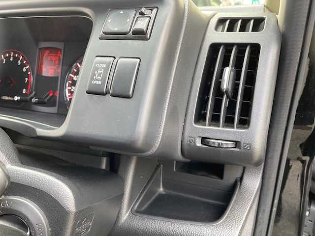 日産 セレナ 20S 神奈川県 2008(平20)年 12.8万km スーパーブラック ワンオーナー/純正HDDナビ/・ラジオ/CD/DVD/BT/AUX/バックカメラ/片側パワースライドドア/ETC/純正16インチAW/ウォークスルー/オートライト/純正ハロゲンヘッドライト/インテリジェントキー×2/ドアバイザー/純正フロアマット/取扱説明書/新車時保証書