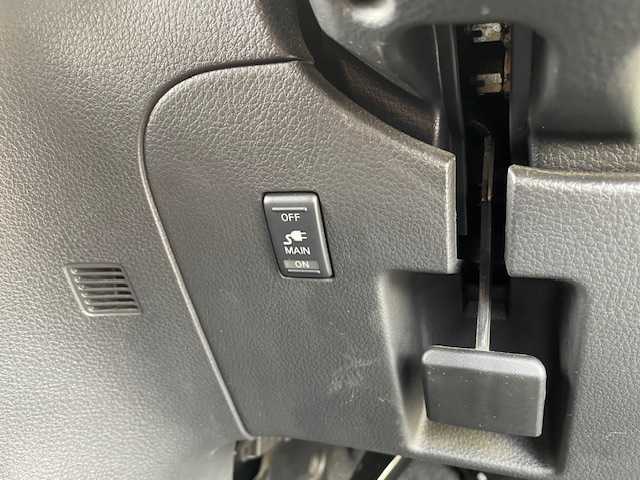 日産 セレナ 20S 神奈川県 2008(平20)年 12.8万km スーパーブラック ワンオーナー/純正HDDナビ/・ラジオ/CD/DVD/BT/AUX/バックカメラ/片側パワースライドドア/ETC/純正16インチAW/ウォークスルー/オートライト/純正ハロゲンヘッドライト/インテリジェントキー×2/ドアバイザー/純正フロアマット/取扱説明書/新車時保証書