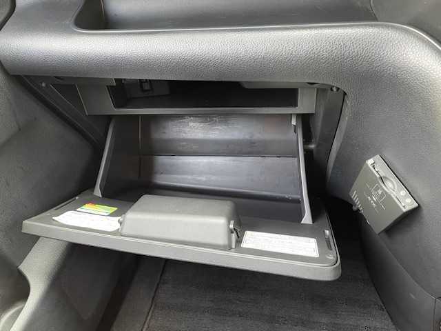 日産 セレナ 20S 神奈川県 2008(平20)年 12.8万km スーパーブラック ワンオーナー/純正HDDナビ/・ラジオ/CD/DVD/BT/AUX/バックカメラ/片側パワースライドドア/ETC/純正16インチAW/ウォークスルー/オートライト/純正ハロゲンヘッドライト/インテリジェントキー×2/ドアバイザー/純正フロアマット/取扱説明書/新車時保証書