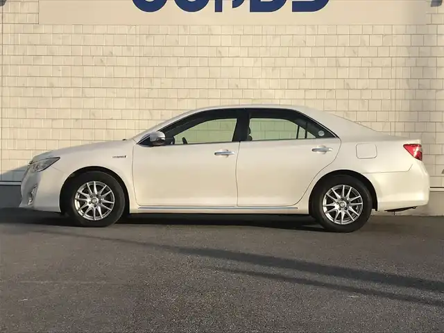 トヨタ カムリ ハイブリット 栃木県 2012(平24)年 7.8万km ホワイトパールクリスタルシャイン (株)IDOMが運営する【じしゃロン小山店】の自社ローン対象車両になります。こちらは現金ご利用時の価格です。/自社ローンご希望の方は別途その旨お申付け下さい。//純正ワンセグナビ/（CD/DVD/AM/FMラジオ）/スマートキー/プッシュスタート/ＥＴＣ/ステアリングリモコン/電動格納ドアミラー/パワーウインドウ/オートライト/防眩ミラー/シートカバー