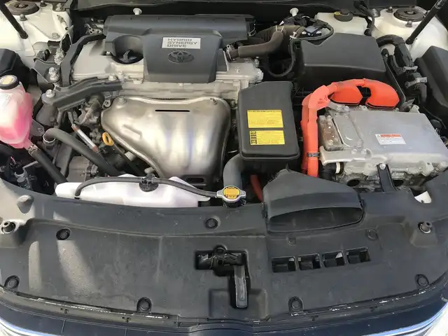 トヨタ カムリ ハイブリット 栃木県 2012(平24)年 7.8万km ホワイトパールクリスタルシャイン (株)IDOMが運営する【じしゃロン小山店】の自社ローン対象車両になります。こちらは現金ご利用時の価格です。/自社ローンご希望の方は別途その旨お申付け下さい。//純正ワンセグナビ/（CD/DVD/AM/FMラジオ）/スマートキー/プッシュスタート/ＥＴＣ/ステアリングリモコン/電動格納ドアミラー/パワーウインドウ/オートライト/防眩ミラー/シートカバー