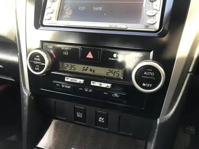 トヨタ カムリ ハイブリット 栃木県 2012(平24)年 7.8万km ホワイトパールクリスタルシャイン (株)IDOMが運営する【じしゃロン小山店】の自社ローン対象車両になります。こちらは現金ご利用時の価格です。/自社ローンご希望の方は別途その旨お申付け下さい。//純正ワンセグナビ/（CD/DVD/AM/FMラジオ）/スマートキー/プッシュスタート/ＥＴＣ/ステアリングリモコン/電動格納ドアミラー/パワーウインドウ/オートライト/防眩ミラー/シートカバー