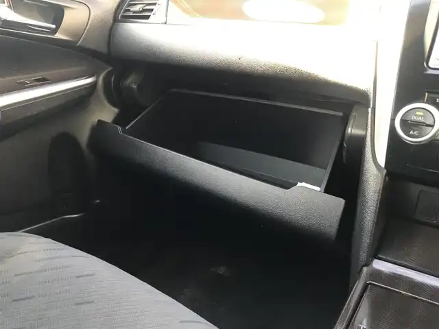 トヨタ カムリ ハイブリット 栃木県 2012(平24)年 7.8万km ホワイトパールクリスタルシャイン (株)IDOMが運営する【じしゃロン小山店】の自社ローン対象車両になります。こちらは現金ご利用時の価格です。/自社ローンご希望の方は別途その旨お申付け下さい。//純正ワンセグナビ/（CD/DVD/AM/FMラジオ）/スマートキー/プッシュスタート/ＥＴＣ/ステアリングリモコン/電動格納ドアミラー/パワーウインドウ/オートライト/防眩ミラー/シートカバー