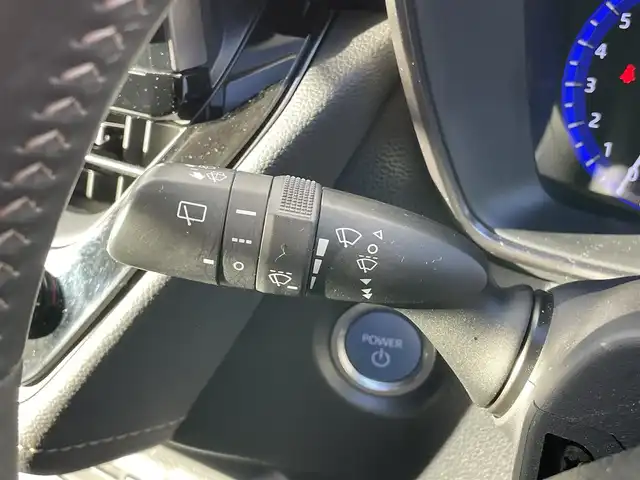 トヨタ カローラツーリング ハイブリッド ダブルバイビー 千葉県 2020(令2)年 5.2万km ホワイトパールクリスタルシャイン トヨタセーフティセンス/・衝突軽減ブレーキ/レーンキープアシスト/・レーダークルーズコントロール/オートハイビーム/・クリアランスソナー/ブラインドスポットモニター/・ヘッドアップディスプレイ/純正メーカーディスプレイナビ/・フルセグ/DVD/CD/BT/バックカメラ/ステアリングスイッチ/ETC/電動パーキングブレーキ/ブレーキホールド/ハーフレザーシート/シートヒーター(D/N席)/LEDヘッドライト/オートライト/フォグライト/スマートキー/プッシュスタート/純正フロアマット/15インチAW