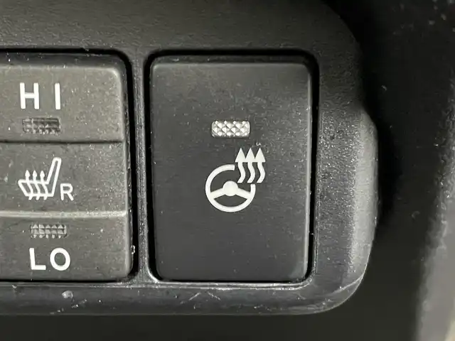 トヨタ シエンタ G クエロ 群馬県 2019(平31)年 5.9万km コバルトブルーメタリック スーパーUVカット/シートヒーターパッケージ/・スーパーUVカット＋IRカット機能付グリーンガラス(フロントドア)/・シートヒーター(運転席/助手席)/・ステアリングヒーター/185/60R15タイヤ/15インチアルミホイール(センターオーナメント付)/=====/純正7インチナビ【型番NSCN-W68】/・FM/AM/CD/SD/Bluetooth/地デジTV/トヨタセーフティセンス/・プリクラッシュセーフティ/・レーンディパーチャーアラート/・オートマチックハイビーム/先行車発進お知らせ機能/クリアランスソナー/バックカメラ/両側パワースライドドア/ハーフレザーシート/純正ビルトインETC/LEDヘッドランプ/LEDフォグランプ/オートライト/ウインカーミラー