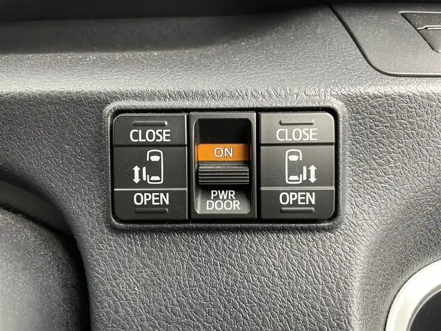 トヨタ シエンタ G クエロ 群馬県 2019(平31)年 5.9万km コバルトブルーメタリック スーパーUVカット/シートヒーターパッケージ/・スーパーUVカット＋IRカット機能付グリーンガラス(フロントドア)/・シートヒーター(運転席/助手席)/・ステアリングヒーター/185/60R15タイヤ/15インチアルミホイール(センターオーナメント付)/=====/純正7インチナビ【型番NSCN-W68】/・FM/AM/CD/SD/Bluetooth/地デジTV/トヨタセーフティセンス/・プリクラッシュセーフティ/・レーンディパーチャーアラート/・オートマチックハイビーム/先行車発進お知らせ機能/クリアランスソナー/バックカメラ/両側パワースライドドア/ハーフレザーシート/純正ビルトインETC/LEDヘッドランプ/LEDフォグランプ/オートライト/ウインカーミラー