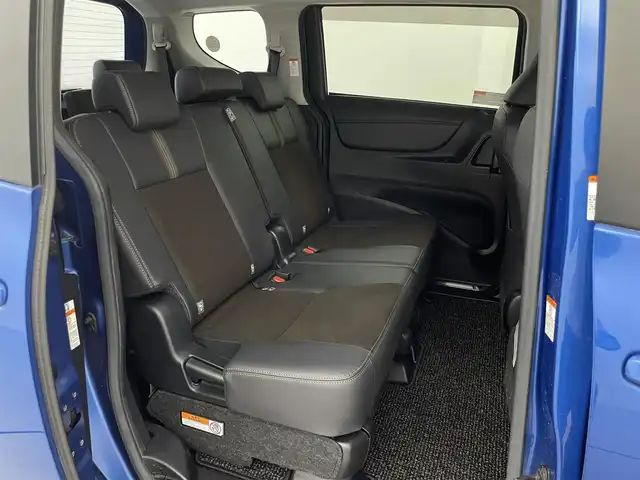 トヨタ シエンタ G クエロ 群馬県 2019(平31)年 5.9万km コバルトブルーメタリック スーパーUVカット/シートヒーターパッケージ/・スーパーUVカット＋IRカット機能付グリーンガラス(フロントドア)/・シートヒーター(運転席/助手席)/・ステアリングヒーター/185/60R15タイヤ/15インチアルミホイール(センターオーナメント付)/=====/純正7インチナビ【型番NSCN-W68】/・FM/AM/CD/SD/Bluetooth/地デジTV/トヨタセーフティセンス/・プリクラッシュセーフティ/・レーンディパーチャーアラート/・オートマチックハイビーム/先行車発進お知らせ機能/クリアランスソナー/バックカメラ/両側パワースライドドア/ハーフレザーシート/純正ビルトインETC/LEDヘッドランプ/LEDフォグランプ/オートライト/ウインカーミラー
