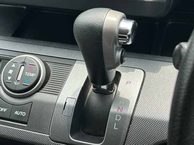 ホンダ フリード G ジャストセレクション 千葉県 2010(平22)年 7.6万km プレミアムホワイトパール 純正ナビ/純正ワンセグテレビ/バックカメラ/コーナーポール/片側パワースライドドア/ウォークスルー/純正フロアマット/スペアキー1本/取扱説明書