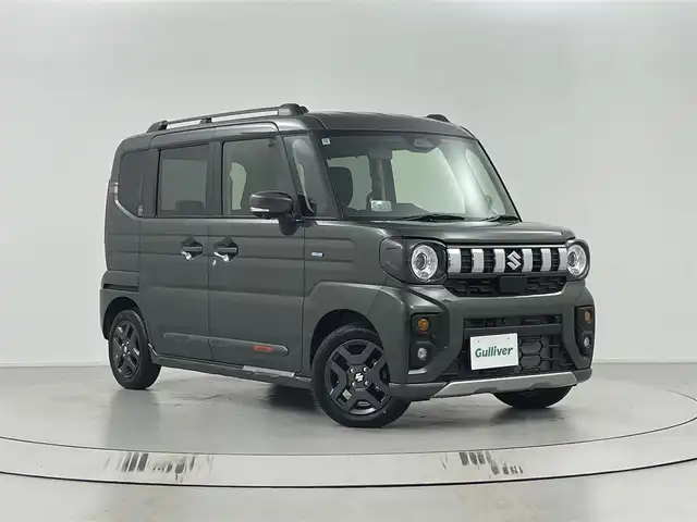 スズキ スペーシア ギア HYBRID XZターボ 埼玉県 2024(令6)年 0.1万km未満 クールカーキパールメタリック/ガンメタリック2トーン 届出済未使用車/純正ナビ/(Bluetooth/USB/HDMI/ipod/CD/DVD/AM/FM)/地デジフルセグ/バックカメラ/全方位カメラ/アダプティブクルーズコントロール/車線逸脱警報/標識認識機能/先行車発進お知らせ機能/ヘッドアップディスプレイ/ステアリングヒーター/パドルシフト/前席シートヒーター/両側パワースライドドア/ステアリングリモコン/アイドリングストップ/衝突軽減ブレーキ/電子パーキングシステム/ブレーキホールド/ロールサンシェード/純正14インチアルミホイール