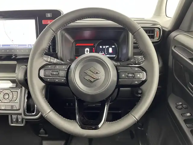 スズキ スペーシア ギア HYBRID XZターボ 埼玉県 2024(令6)年 0.1万km未満 クールカーキパールメタリック/ガンメタリック2トーン 届出済未使用車/純正ナビ/(Bluetooth/USB/HDMI/ipod/CD/DVD/AM/FM)/地デジフルセグ/バックカメラ/全方位カメラ/アダプティブクルーズコントロール/車線逸脱警報/標識認識機能/先行車発進お知らせ機能/ヘッドアップディスプレイ/ステアリングヒーター/パドルシフト/前席シートヒーター/両側パワースライドドア/ステアリングリモコン/アイドリングストップ/衝突軽減ブレーキ/電子パーキングシステム/ブレーキホールド/ロールサンシェード/純正14インチアルミホイール