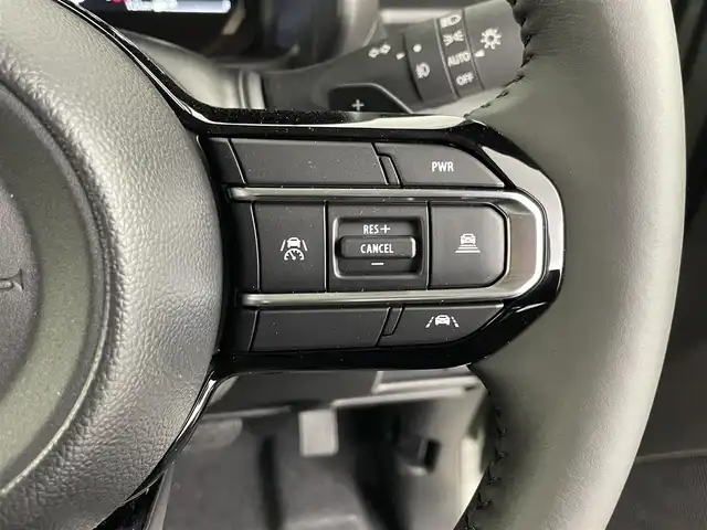 スズキ スペーシア ギア HYBRID XZターボ 埼玉県 2024(令6)年 0.1万km未満 クールカーキパールメタリック/ガンメタリック2トーン 届出済未使用車/純正ナビ/(Bluetooth/USB/HDMI/ipod/CD/DVD/AM/FM)/地デジフルセグ/バックカメラ/全方位カメラ/アダプティブクルーズコントロール/車線逸脱警報/標識認識機能/先行車発進お知らせ機能/ヘッドアップディスプレイ/ステアリングヒーター/パドルシフト/前席シートヒーター/両側パワースライドドア/ステアリングリモコン/アイドリングストップ/衝突軽減ブレーキ/電子パーキングシステム/ブレーキホールド/ロールサンシェード/純正14インチアルミホイール