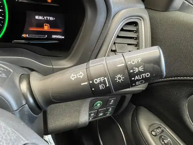 ホンダ ヴェゼル ハイブリッド Z ホンダセンシング 岩手県 2016(平28)年 10万km ホワイトオーキッドパール ４WD/ホンダセンシング/衝突軽減ブレーキ/アダプティブクルーズコントロール/車線維持支援システム/路外逸脱抑制機能/誤発進抑制機能/標識認識機能/横滑り防止装置/オートブレーキホールド/パドルシフト/チップアップリヤシート/前席シートヒーター/純正ナビ/（CD/DVD/フルセグ/SD/USB/HDMI/Bluetooth）/ステアリングスイッチ/バックカメラ/ETC/LEDヘッドライト/LEDフォグランプ/純正17インチアルミホイール