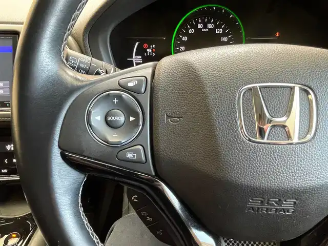 ホンダ ヴェゼル ハイブリッド Z ホンダセンシング 岩手県 2016(平28)年 10万km ホワイトオーキッドパール ４WD/ホンダセンシング/衝突軽減ブレーキ/アダプティブクルーズコントロール/車線維持支援システム/路外逸脱抑制機能/誤発進抑制機能/標識認識機能/横滑り防止装置/オートブレーキホールド/パドルシフト/チップアップリヤシート/前席シートヒーター/純正ナビ/（CD/DVD/フルセグ/SD/USB/HDMI/Bluetooth）/ステアリングスイッチ/バックカメラ/ETC/LEDヘッドライト/LEDフォグランプ/純正17インチアルミホイール