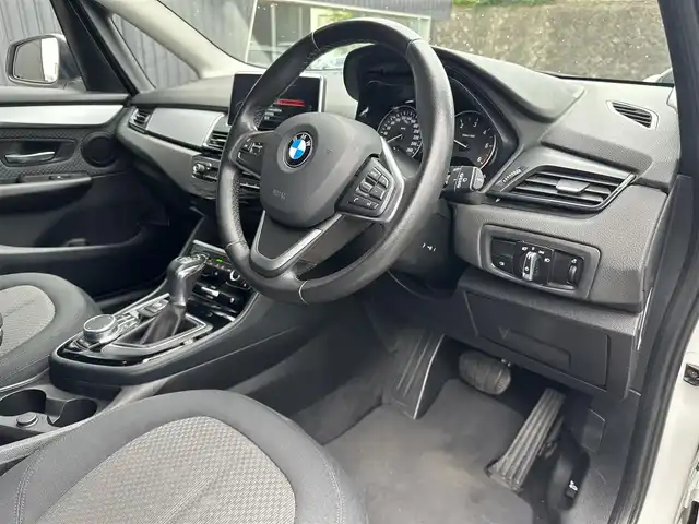 ＢＭＷ ２１８ｄ アクティブツアラー 福島県 2016(平28)年 5.3万km アルピンホワイトⅢ 純正HDDナビ/バックカメラ/リアコーナーセンサー/インテリジェントセーフティ/スピードリミッター/LEDヘッドライト/オートライト/オートワイパー/ETC/スマートキー/リアガラスフィルム施工/車検：令和9年3月23日迄