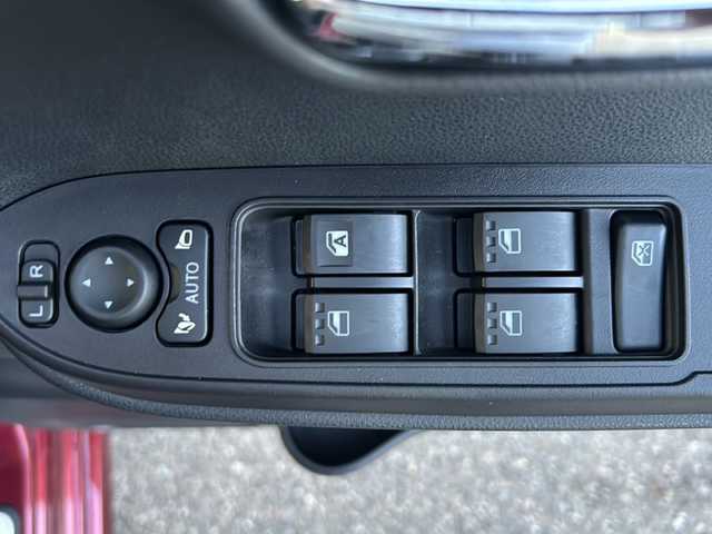 ダイハツ タント カスタム RS 福島県 2023(令5)年 0.3万km ブラックマイカメタリック/ファイアークォーツレッドメタリック 2トーン ターボ　ナビ　全周囲Ｃ　フルセグ　Ｄ席ロングスライドシート　ドラレコ　両側電動スライドドア　ＥＴＣ　ハーフレザーシートヒーター　電動Ｐブレーキ　コーナーセンサー　スマートキー　オートＬＥＤ　フォグ