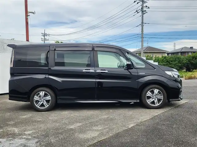 ホンダ ステップワゴン スパーダ ハイブリッド G EX ホンダセンシング 群馬県 2018(平30)年 7.6万km 黒 純正ナビ(Bluetooth/CD/DVD)/フルセグTV/両側パワースライドドア/リアワイドカメラ/ビルトインETC/渋滞追従機能付アダプティブクルコン/ホンダセンシング/・衝突軽減ブレーキ/・誤発進抑制機能/・車線維持支援システム/・標識認識機能/・先行車発進お知らせ機能/・歩行者事故低減ステアリング/LEDヘッドランプ/オートライト/本革巻きステアリング/ソフトウィーブ/合皮コンビシート/前席シートヒーター/シートバックテーブル/純正16インチアルミホイール/スマートキーシステム/禁煙車