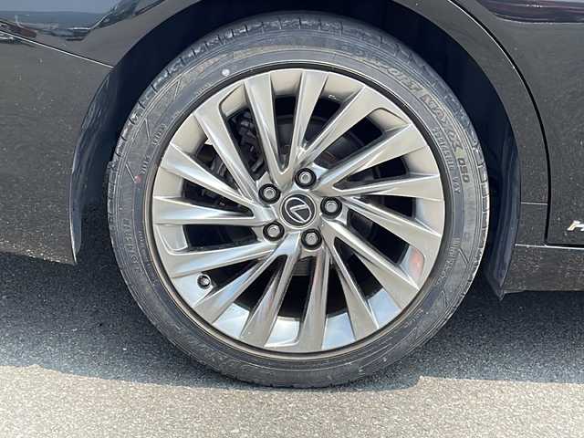 レクサス ＥＳ 300h バージョンL 兵庫県 2020(令2)年 4.9万km 黒 純正オーディオディスプレイ/・BT/・CD/DVD/デジタルバックミラー/デジタルアウターミラー/プリクラッシュセーフティ/クリアランスソナー/ブラインドスポットモニター/オートライト/レーン逸脱警報/クルーズコントロール/シートヒーター/エアシート/ステアリングヒーター/ETC2.0