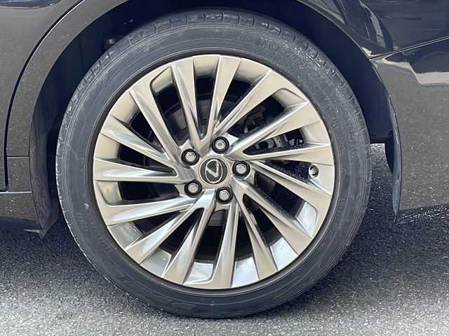 レクサス ＥＳ 300h バージョンL 兵庫県 2020(令2)年 4.9万km 黒 純正オーディオディスプレイ/・BT/・CD/DVD/デジタルバックミラー/デジタルアウターミラー/プリクラッシュセーフティ/クリアランスソナー/ブラインドスポットモニター/オートライト/レーン逸脱警報/クルーズコントロール/シートヒーター/エアシート/ステアリングヒーター/ETC2.0