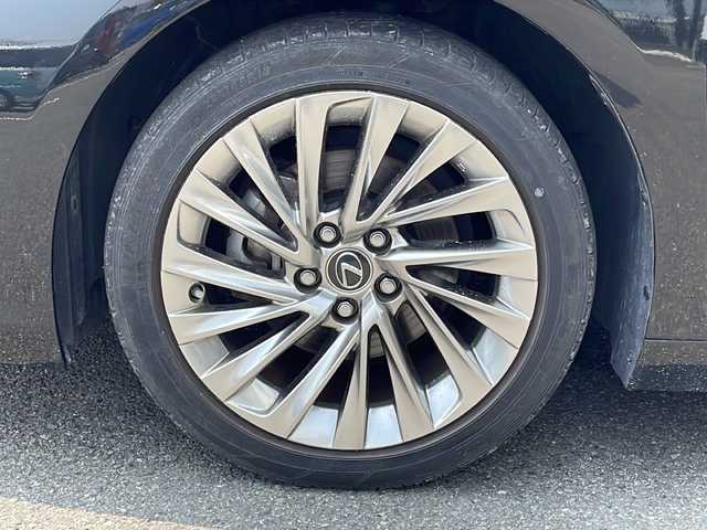 レクサス ＥＳ 300h バージョンL 兵庫県 2020(令2)年 4.9万km 黒 純正オーディオディスプレイ/・BT/・CD/DVD/デジタルバックミラー/デジタルアウターミラー/プリクラッシュセーフティ/クリアランスソナー/ブラインドスポットモニター/オートライト/レーン逸脱警報/クルーズコントロール/シートヒーター/エアシート/ステアリングヒーター/ETC2.0