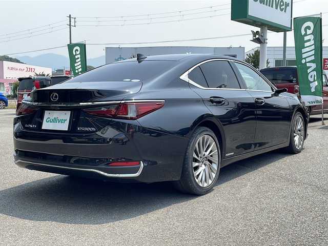 レクサス ＥＳ 300h バージョンL 兵庫県 2020(令2)年 4.9万km 黒 純正オーディオディスプレイ/・BT/・CD/DVD/デジタルバックミラー/デジタルアウターミラー/プリクラッシュセーフティ/クリアランスソナー/ブラインドスポットモニター/オートライト/レーン逸脱警報/クルーズコントロール/シートヒーター/エアシート/ステアリングヒーター/ETC2.0