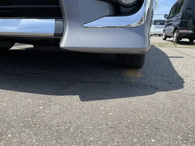 トヨタ ヴォクシー ZS 煌 新潟県 2015(平27)年 6.5万km アイスチタニウムマイカメタリック 禁煙車/4WD/社外メモリナビ/フルセグ/　CD/DVD/Bluetooth/社外フリップダウンモニター/バックカメラ/両側パワースライドドア/スマートキー/純正エンジンスターター/LEDヘッドライト/オートライト/フォグランプ/革巻きステアリング/ワイパーデアイサー/プッシュスタート/ETC/社外アルミ付きスタッドレス/　（積み込み６mm）